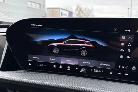  Audi Q5 2.0 TDI Edition 1 S Tronic quattro Euro 6 (s/s) 5dr Thumbnail #30