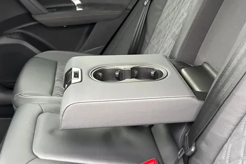  Audi Q5 2.0 TDI Edition 1 S Tronic quattro Euro 6 (s/s) 5dr Thumbnail #55