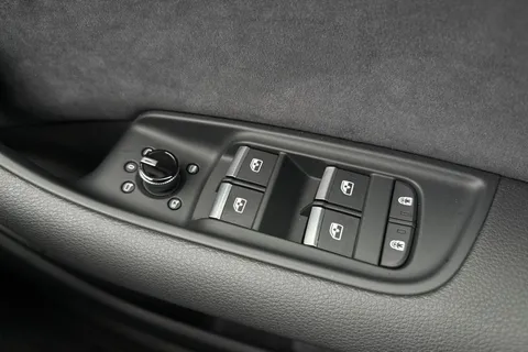  Audi SQ7 4.0 TFSI V8 Black Edition Tiptronic quattro Euro 6 (s/s) 5dr Thumbnail #48