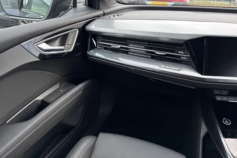 20 of 46 for Audi Q4 e-tron Q4 Black Edition 40 e-tron 150,00 kW