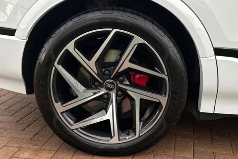 KR74UDT Audi Q6 E-Tron Q6 SUV Edition 1 e-tron quattro 285,00 kW Thumbnail #8