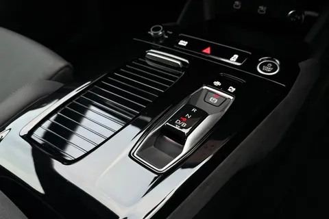 KR74UDT Audi Q6 E-Tron Q6 SUV Edition 1 e-tron quattro 285,00 kW Thumbnail #21