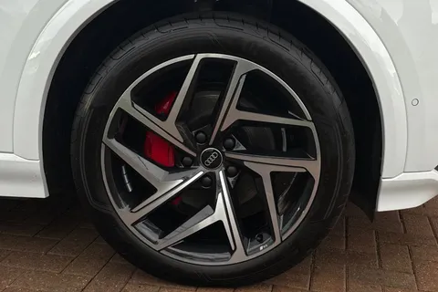 KR74UDT Audi Q6 E-Tron Q6 SUV Edition 1 e-tron quattro 285,00 kW Thumbnail #23