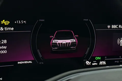 KR74UDT Audi Q6 E-Tron Q6 SUV Edition 1 e-tron quattro 285,00 kW Thumbnail #37