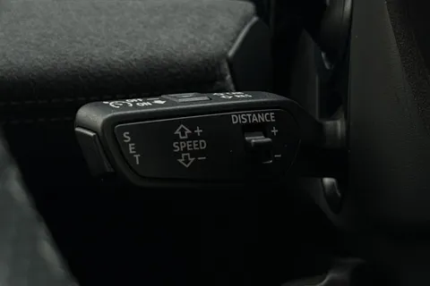 KR74UDT Audi Q6 E-Tron Q6 SUV Edition 1 e-tron quattro 285,00 kW Thumbnail #40