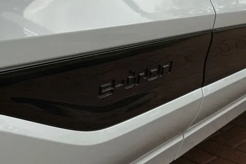 KR74UDT Audi Q6 E-Tron Q6 SUV Edition 1 e-tron quattro 285,00 kW Thumbnail #52