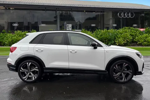 PF25BSV Audi Q3 Black Edition 35 TFSI  150 PS S tronic Thumbnail #4