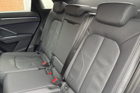 PF25BSV Audi Q3 Black Edition 35 TFSI  150 PS S tronic Thumbnail #20
