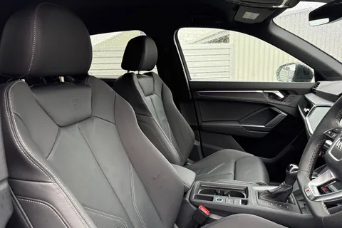 PF25BSV Audi Q3 Black Edition 35 TFSI  150 PS S tronic Thumbnail #25