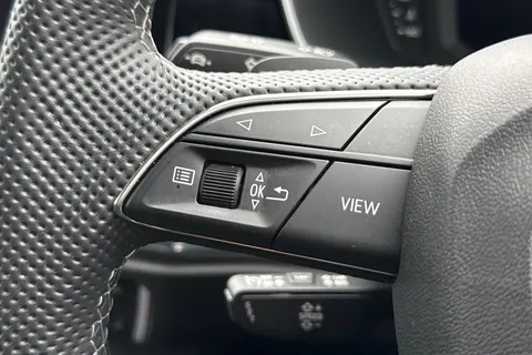 PF25BSV Audi Q3 Black Edition 35 TFSI  150 PS S tronic Thumbnail #37