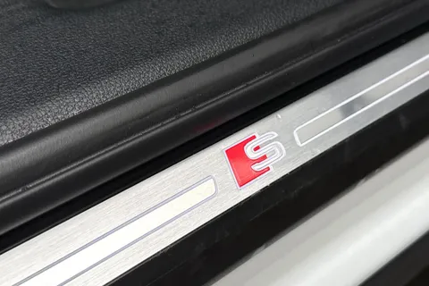 PF25BSV Audi Q3 Black Edition 35 TFSI  150 PS S tronic Thumbnail #40