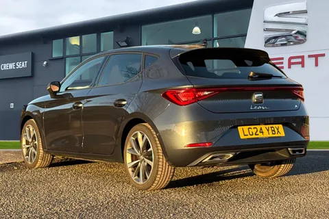 LG24YBX SEAT Leon 1.5 eTSI MHEV FR Sport DSG Euro 6 (s/s) 5dr Thumbnail #3