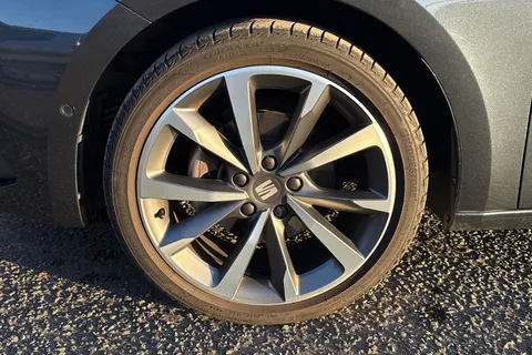 LG24YBX SEAT Leon 1.5 eTSI MHEV FR Sport DSG Euro 6 (s/s) 5dr Thumbnail #14