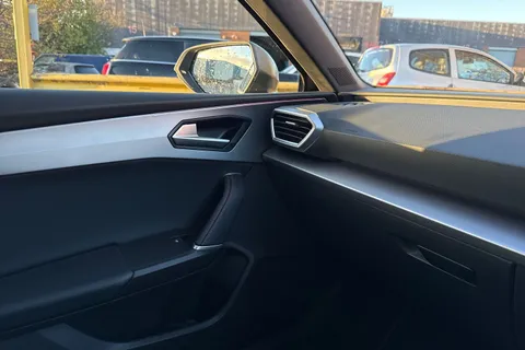 LG24YBX SEAT Leon 1.5 eTSI MHEV FR Sport DSG Euro 6 (s/s) 5dr Thumbnail #33