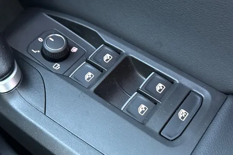 LG24YBX SEAT Leon 1.5 eTSI MHEV FR Sport DSG Euro 6 (s/s) 5dr Thumbnail #34