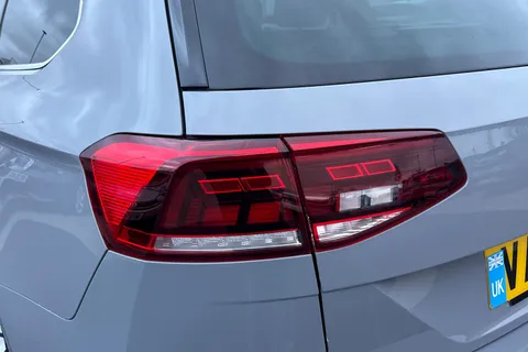 8 of 48 for VOLKSWAGEN PASSAT 1.5 TSI EVO R-Line 5dr DSG