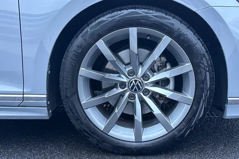 11 of 48 for VOLKSWAGEN PASSAT 1.5 TSI EVO R-Line 5dr DSG