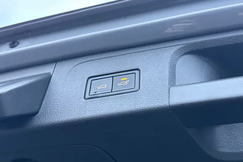 26 of 48 for VOLKSWAGEN PASSAT 1.5 TSI EVO R-Line 5dr DSG