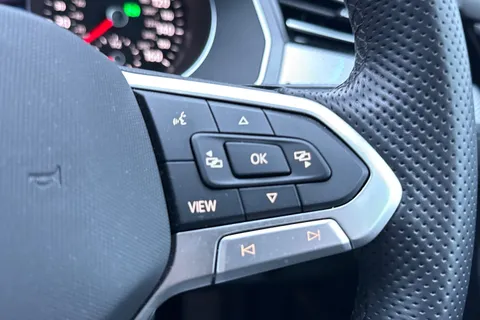 35 of 48 for VOLKSWAGEN PASSAT 1.5 TSI EVO R-Line 5dr DSG