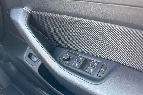 18 of 64 for VOLKSWAGEN ARTEON 2.0 TSI R 5dr 4MOTION DSG