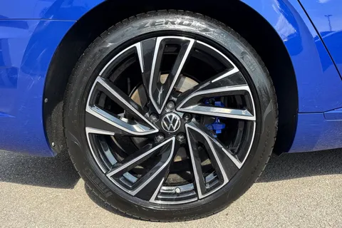 24 of 64 for VOLKSWAGEN ARTEON 2.0 TSI R 5dr 4MOTION DSG