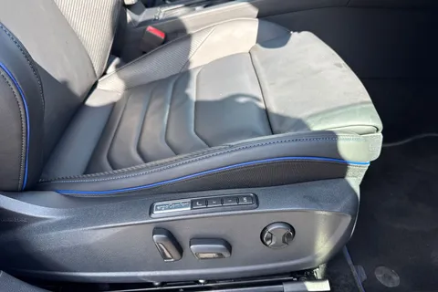 40 of 64 for VOLKSWAGEN ARTEON 2.0 TSI R 5dr 4MOTION DSG