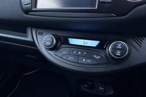 DN67ZTG Toyota Yaris 1.5 VVT-i Excel Euro 6 5dr Thumbnail #20