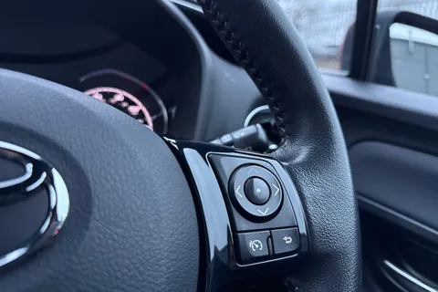 DN67ZTG Toyota Yaris 1.5 VVT-i Excel Euro 6 5dr Thumbnail #27
