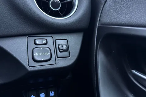 DN67ZTG Toyota Yaris 1.5 VVT-i Excel Euro 6 5dr Thumbnail #28