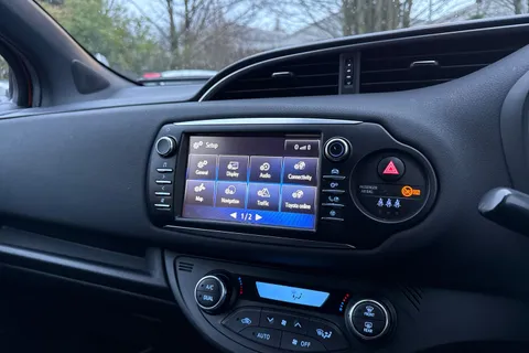 DN67ZTG Toyota Yaris 1.5 VVT-i Excel Euro 6 5dr Thumbnail #32