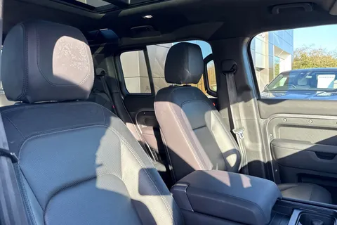 KO73RXB Land Rover Defender 110 3.0 D300 X-Dynamic SE 5dr Thumbnail #23