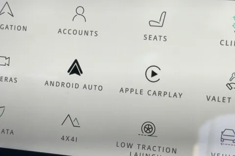 KO73RXB Land Rover Defender 110 3.0 D300 X-Dynamic SE 5dr Thumbnail #36