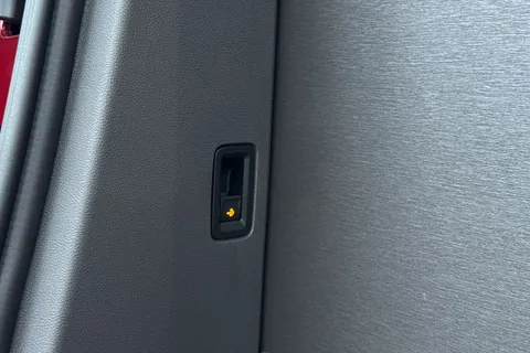 KM25VEL Volkswagen California 2.0 TDI Ocean 5dr DSG-Tow Pack Thumbnail #46