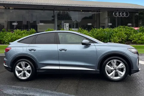 KY74EMX Audi Q4 e-tron Q4 Sportback S line 55 e-tron quattro 250,00 kW Thumbnail #4