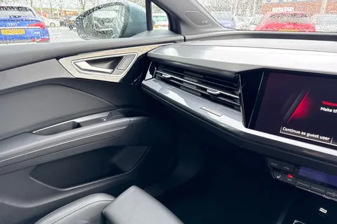 KY74EMX Audi Q4 e-tron Q4 Sportback S line 55 e-tron quattro 250,00 kW Thumbnail #16