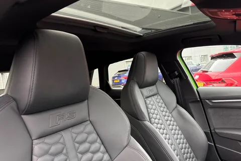 24 of 66 for Audi RS 3 RS 3 Sportback Vorsprung 400 PS S tronic