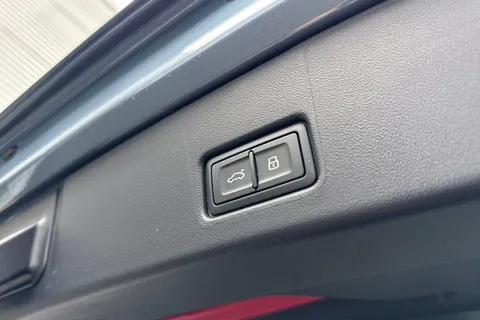 KY74EMX Audi Q4 e-tron Q4 Sportback S line 55 e-tron quattro 250,00 kW Thumbnail #37