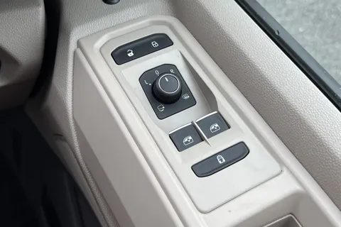 DF75TYU Volkswagen California Ocean T7 SWB 150PS  2.0 TDi DSG - 19' Alloys/Advanced Parking Thumbnail #47