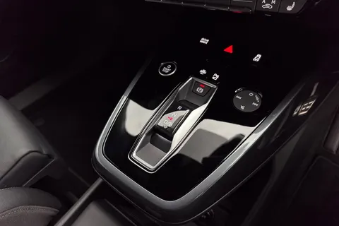 PN74JXC Audi Q4 e-tron Q4  Black Edition 45 e-tron  210,00 kW Thumbnail #21