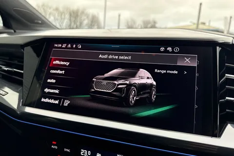 PN74JXC Audi Q4 e-tron Q4  Black Edition 45 e-tron  210,00 kW Thumbnail #57