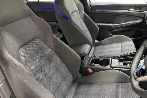 KY75RVT Volkswagen Golf 1.5 TSI 272 GTE eHybrid 5dr DSG⭐Head up Display, panoramic sunroof⭐ Thumbnail #11