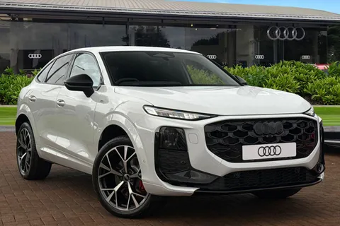  Audi Q3 2.0 TFSI Launch Edition Plus Sportback S Tronic quattro Euro 6 (s/s) 5dr Thumbnail #2