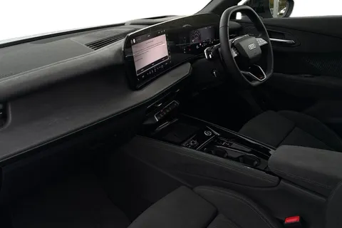  Audi Q3 2.0 TFSI Launch Edition Plus Sportback S Tronic quattro Euro 6 (s/s) 5dr Thumbnail #9