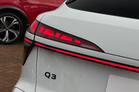  Audi Q3 2.0 TFSI Launch Edition Plus Sportback S Tronic quattro Euro 6 (s/s) 5dr Thumbnail #52