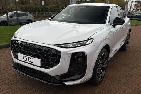  Audi Q3 2.0 TFSI Launch Edition Plus Sportback S Tronic quattro Euro 6 (s/s) 5dr Thumbnail #60