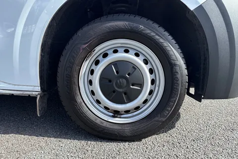 DE25KZA Volkswagen Transporter 2.0 TDI 150 Commerce Plus Van Thumbnail #11