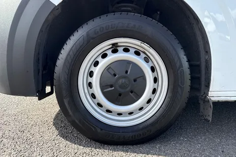 DG25EDC Volkswagen Transporter 2.0 TDI 150 Commerce Plus Van Thumbnail #13