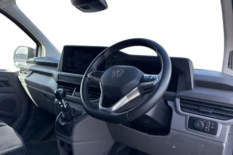 DE25KZA Volkswagen Transporter 2.0 TDI 150 Commerce Plus Van Thumbnail #15