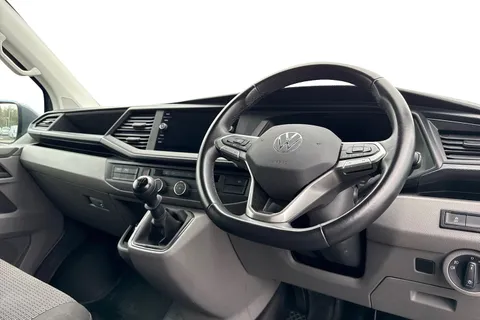 DG74EOR Volkswagen Transporter 2.0 TDI 110 Highline Van Thumbnail #14