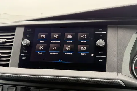 DG74EOR Volkswagen Transporter 2.0 TDI 110 Highline Van Thumbnail #17